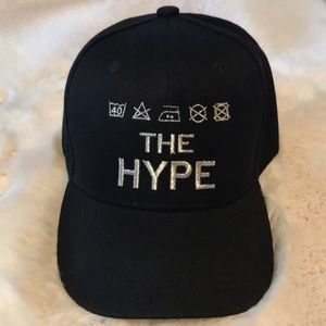 TRUCKER HAT-THE HYPE-One size in Black with Gold stitching